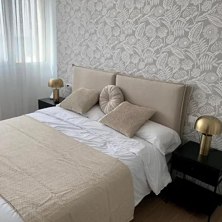 Don Gustavo Modern Apartment, Sea Views & Pool Apartment *